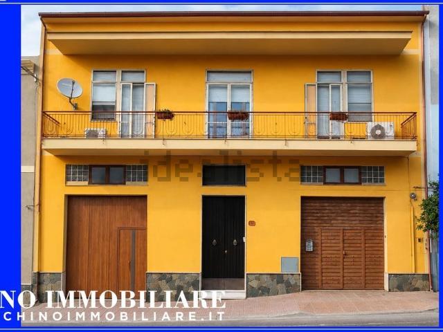 Villetta indipendente in vendita di 400 m² in Via Roma, 48
