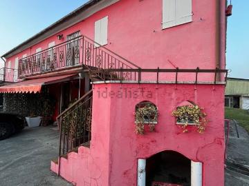 Villetta indipendente in vendita di 400 m² in Via Roma