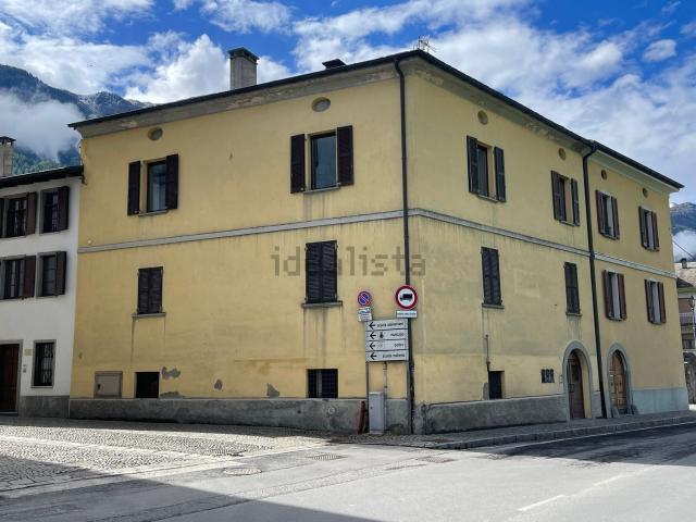 Villetta indipendente in vendita di 400 m² in Via Roma, 11