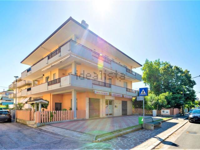 Villetta indipendente in vendita di 400 m² in Via Roma, 355