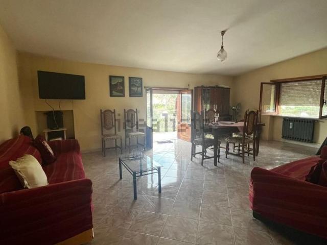 Villetta indipendente in vendita di 400 m² in Via Reggimento, 28