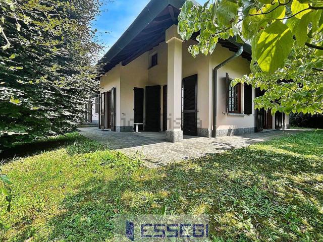 Villetta indipendente in vendita di 400 m² in Via Trento, 30