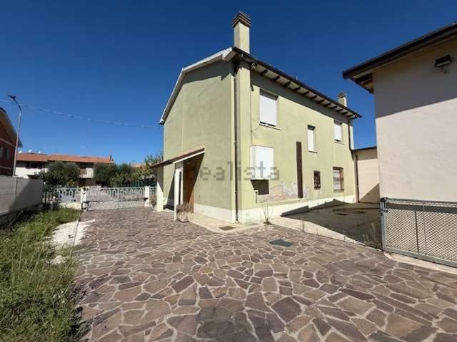 Villetta indipendente in vendita di 400 m² in Via V&apos  Strada, 11