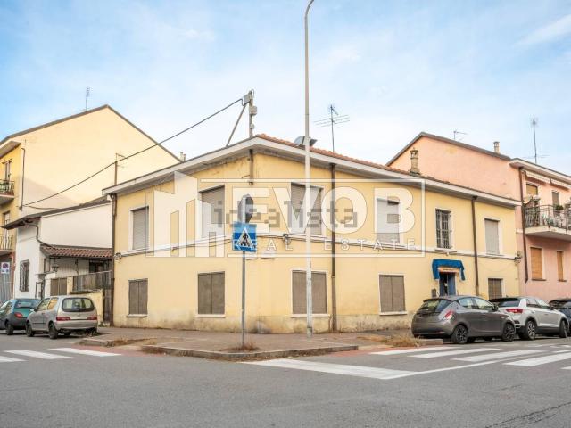 Villetta indipendente in vendita di 400 m² in Via V. Bellini, 9