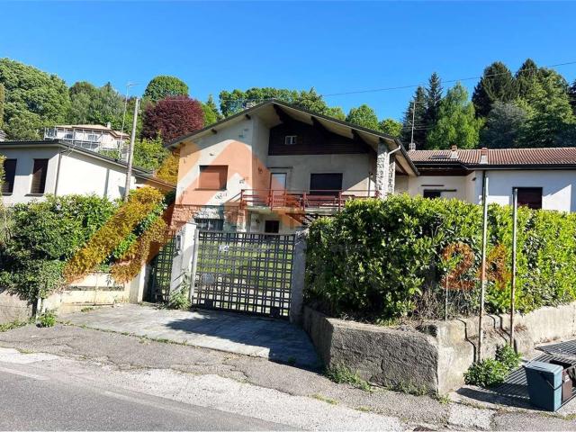 Villetta indipendente in vendita di 400 m² in Via Vittorio Veneto, 77