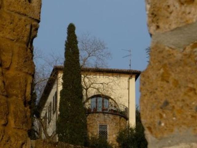 Villetta indipendente in vendita di 400 m² in Viale Carducci, 12