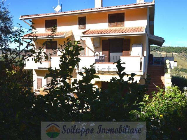 Villetta indipendente in vendita di 400 m² in Contrada Bora Ragnola