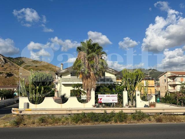 Villetta indipendente in vendita di 400 m² in Contrada Coreca
