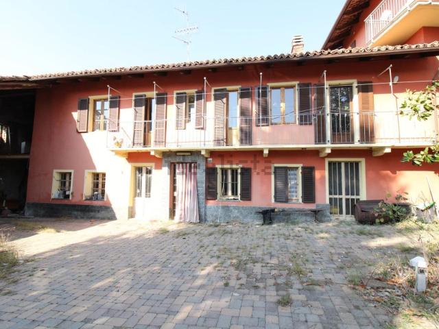 Villetta indipendente in vendita di 400 m² in Frazione Castelrotto, 62