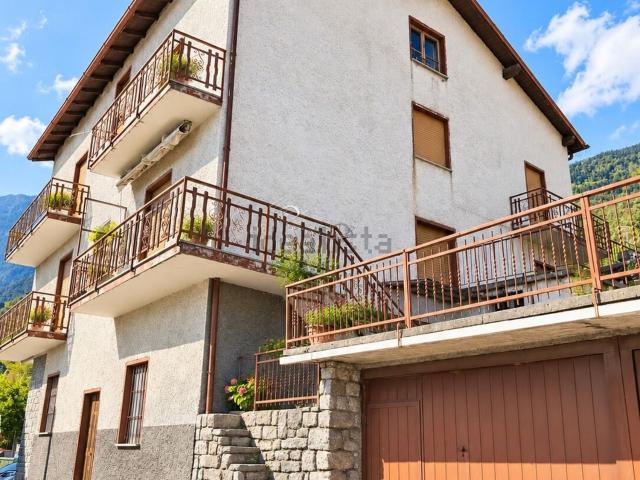 Villetta indipendente in vendita di 400 m² in Frazione Civo Centro, 81