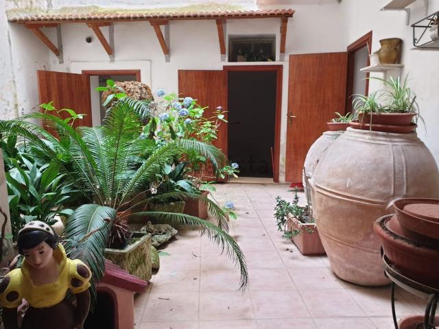 Villetta indipendente in vendita di 400 m² in Piazza Castel Rugiero, 26