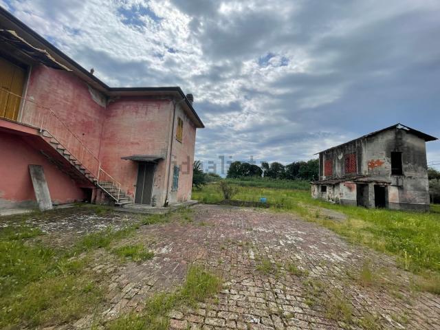 Villetta indipendente in vendita di 400 m² in Piazza Vittorio Veneto, 12