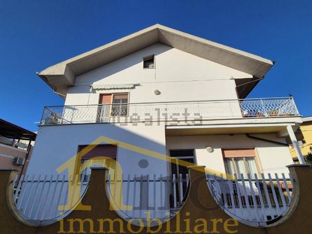 Villetta indipendente in vendita di 400 m² in Salita Facciolini, 26