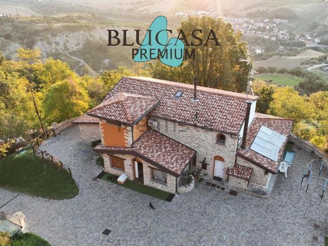Villetta indipendente in vendita di 400 m² in Strada 2XWP+FW