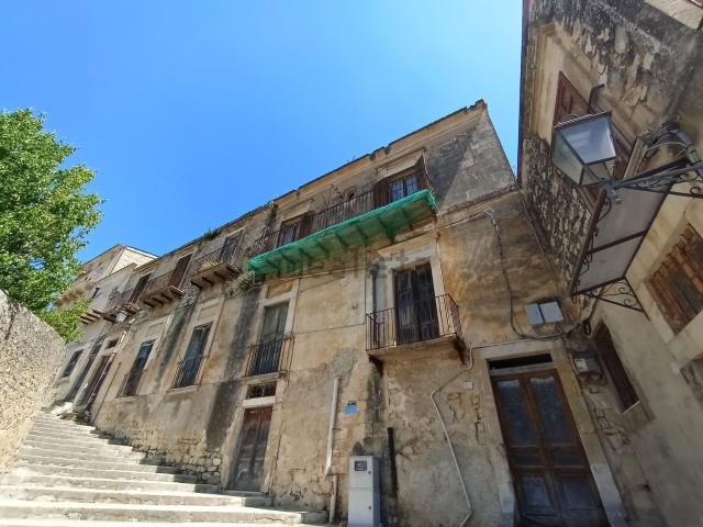 Villetta indipendente in vendita di 400 m² in Strada Castello