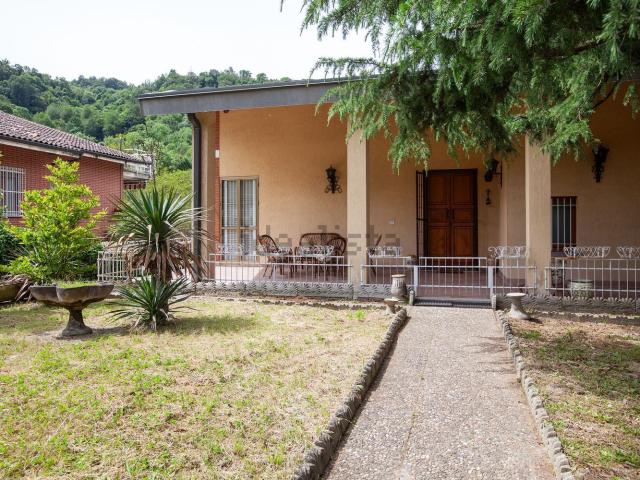 Villetta indipendente in vendita di 400 m² in Strada Bardassano, 24