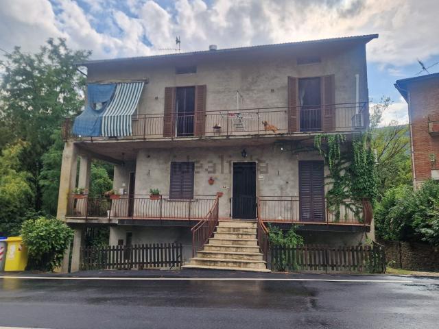 Villetta indipendente in vendita di 400 m² in Strada La Bruna Palazzetta, 42