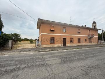 Villetta indipendente in vendita di 400 m² in Strada Novi, 1