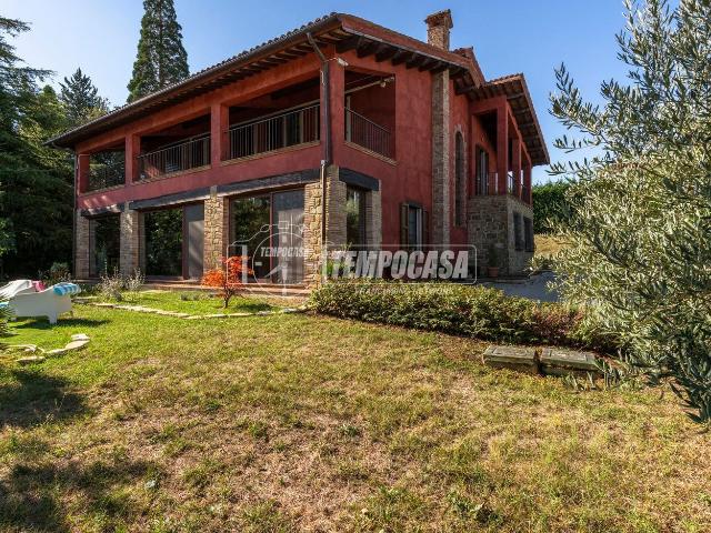 Villetta indipendente in vendita di 403 m² in Via Vittorio Marchesoni