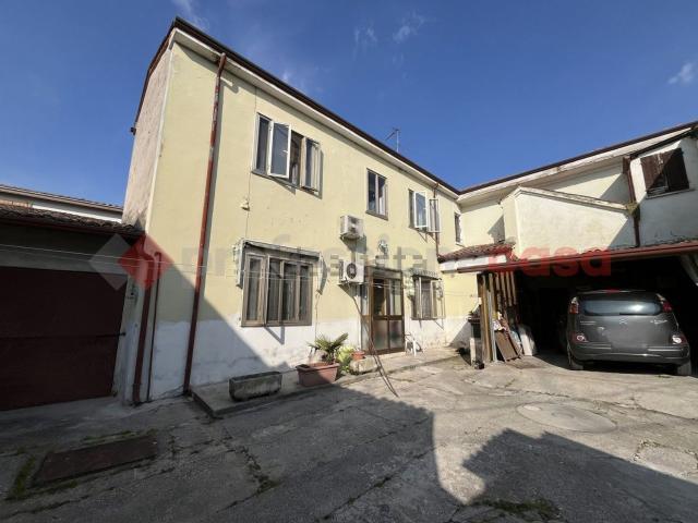 Villetta indipendente in vendita di 406 m² in Vicolo Maria Montessori