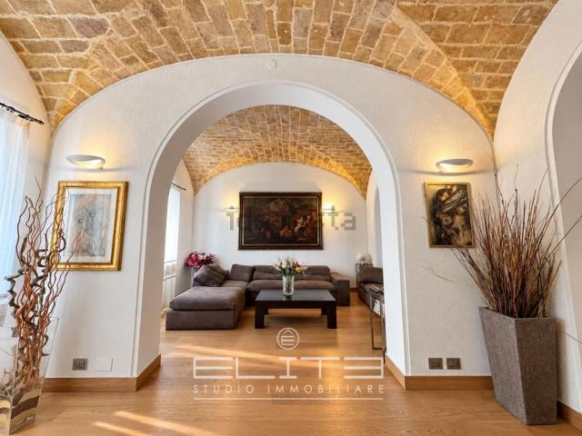 Villetta indipendente in vendita di 409 m² in Via Palermo