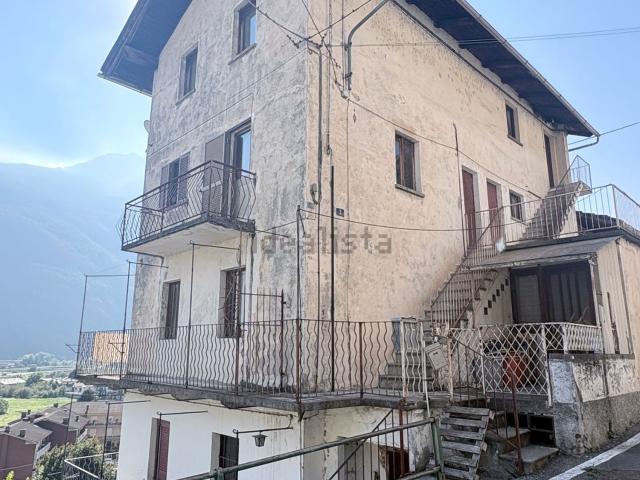 Villetta indipendente in vendita di 410 m² in Via Chenuil, 1