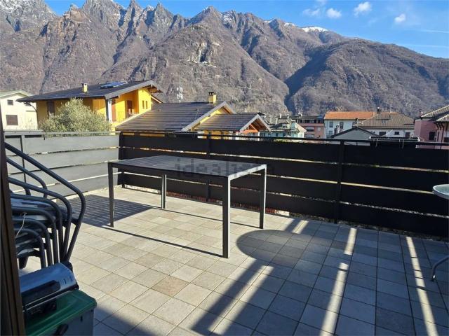 Villetta indipendente in vendita di 410 m² in Via Andrea Oliva