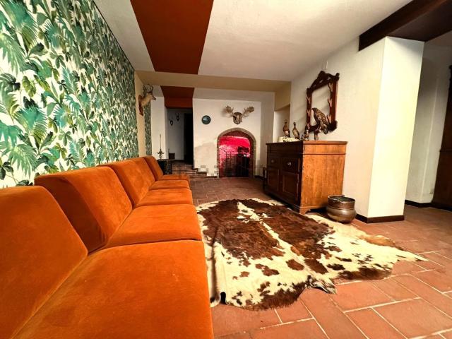 Villetta indipendente in vendita di 410 m² in Via della Chiostra
