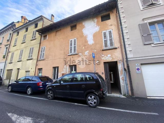 Villetta indipendente in vendita di 410 m² in Via Obici, 17