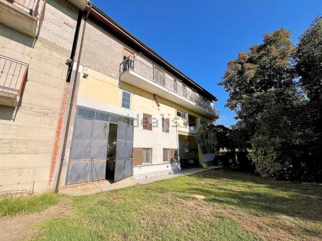 Villetta indipendente in vendita di 410 m² in Via Madonna, 28