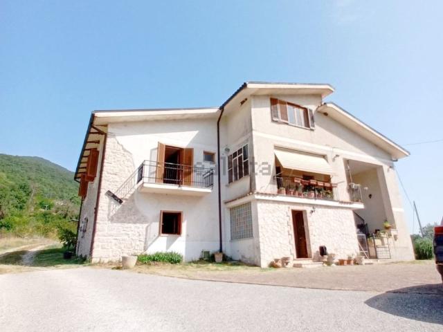 Villetta indipendente in vendita di 410 m² in Via Tancia
