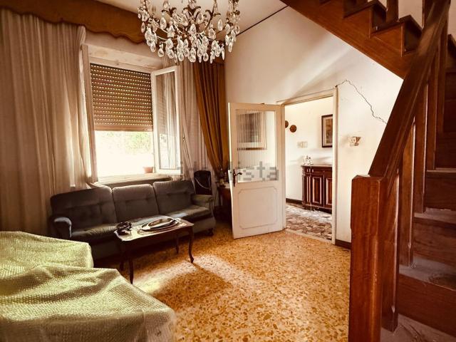 Villetta indipendente in vendita di 410 m² in Viale Roma
