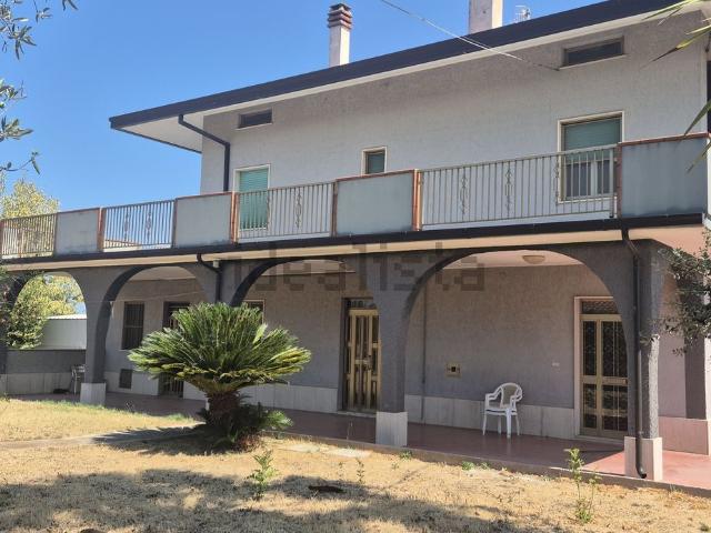 Villetta indipendente in vendita di 412 m² in Via Casino Vezzani, 84