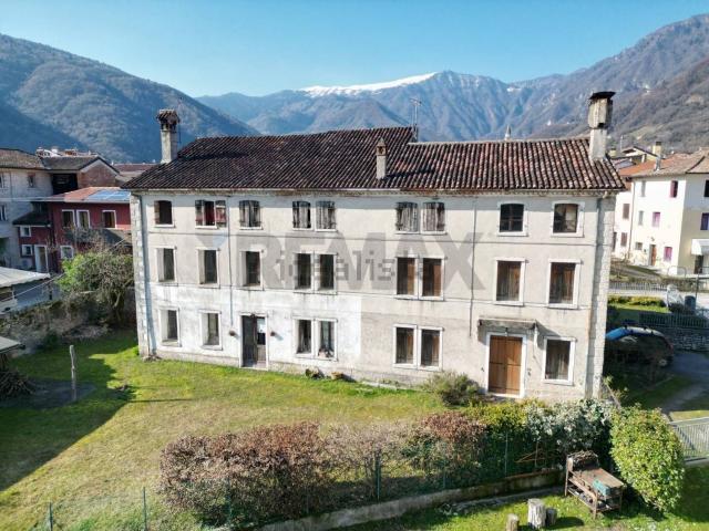 Villetta indipendente in vendita di 412 m² in Piazza Licini, 6
