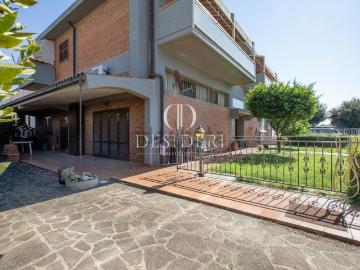 Villetta indipendente in vendita di 414 m² in Via Smeraldo