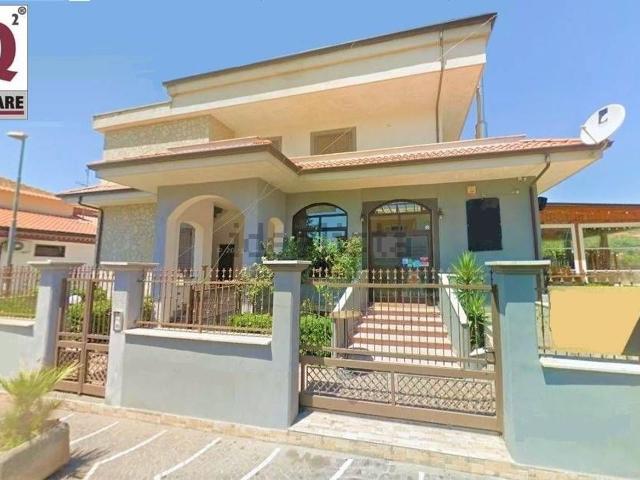 Villetta indipendente in vendita di 415 m²