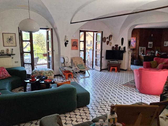Villetta indipendente in vendita di 415 m²