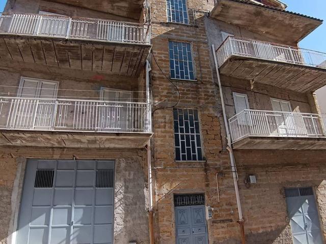 Villetta indipendente in vendita di 415 m² in Via Cristoforo Colombo, 22