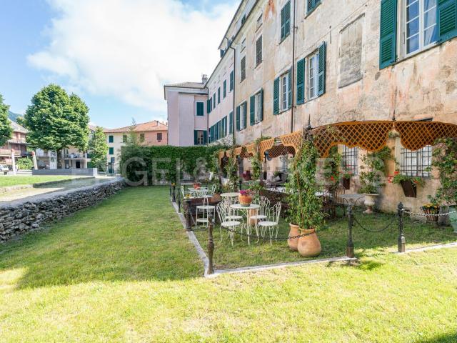 Villetta indipendente in vendita di 415 m² in Via Trento e Trieste, 2