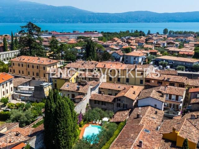 Villetta indipendente in vendita di 415 m² in Via Trento