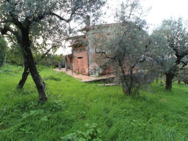 Villetta indipendente in vendita di 415 m² in Viale Giosuè Carducci, 77