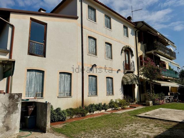 Villetta indipendente in vendita di 416 m² in Via Tibalda, 59