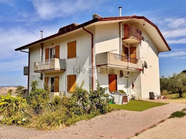 Villetta indipendente in vendita di 417 m² in Via Roma