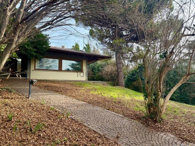 Villetta indipendente in vendita di 418 m² in Via Campiani