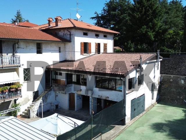 Villetta indipendente in vendita di 418 m² in Via Patrioti, 6