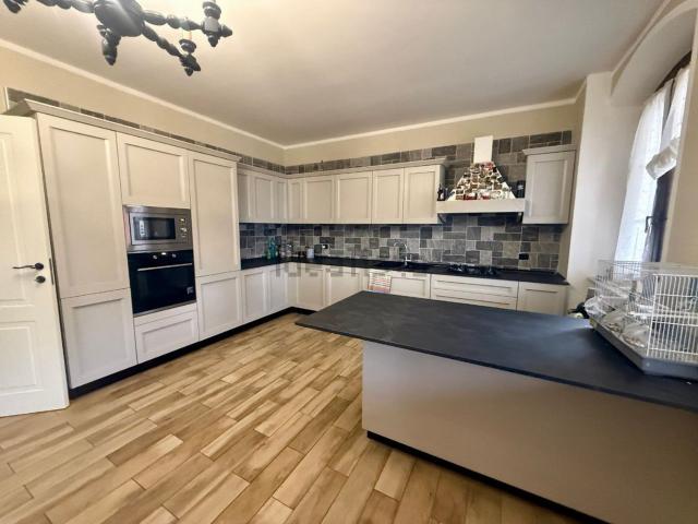 Villetta indipendente in vendita di 420 m²