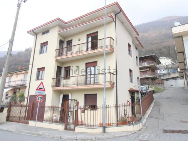 Villetta indipendente in vendita di 420 m² in Via Caselli