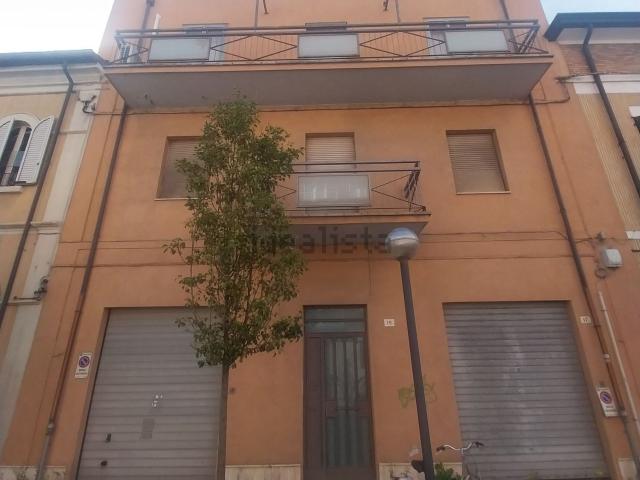 Villetta indipendente in vendita di 420 m² in Via Cesare Clementini, 19