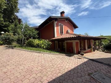 Villetta indipendente in vendita di 420 m² in Via Baiana