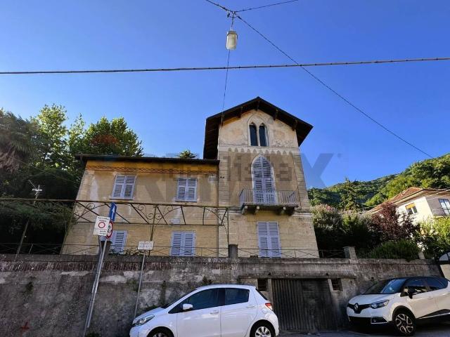 Villetta indipendente in vendita di 420 m² in Via Giuseppe Garibaldi, 29